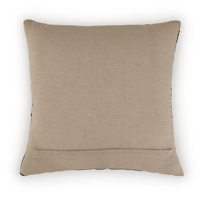 Davinwood Pillows