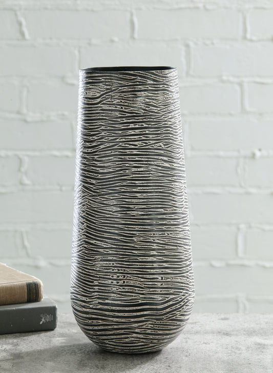 Lakeland Furniture Outlet - Ashley Furniture - Fynn Vase - Vase - A2000515
