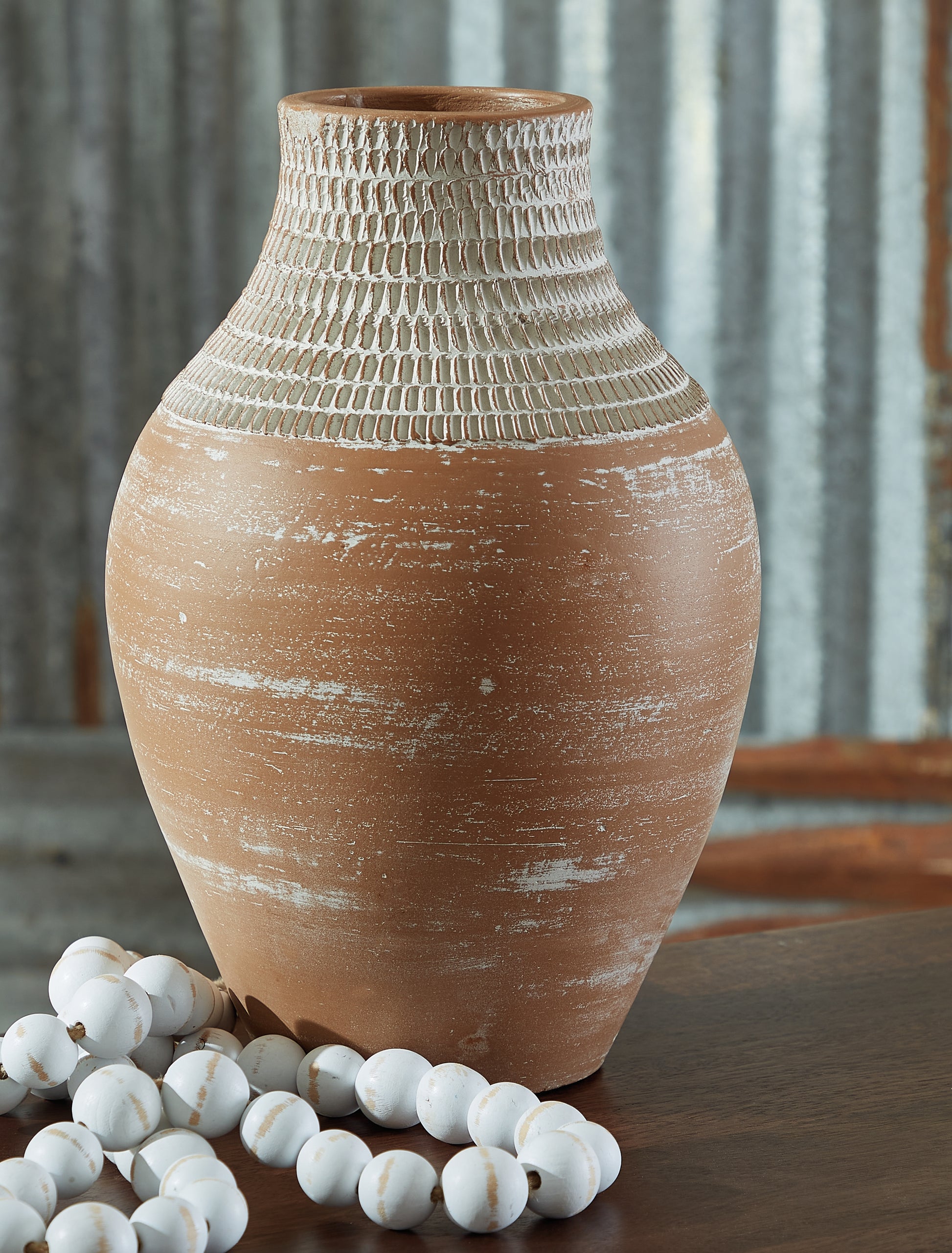 Lakeland Furniture Outlet - Ashley Furniture - Reclove Vase - Vase - A2000642