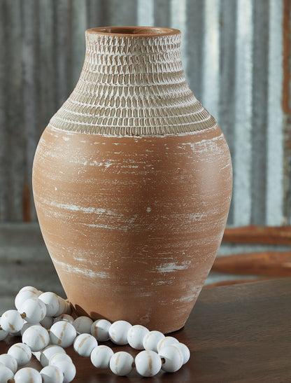 Lakeland Furniture Outlet - Ashley Furniture - Reclove Vase - Vase - A2000642