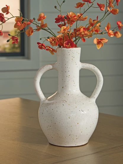 Lakeland Furniture Outlet - Ashley Furniture - Dallinworth Vase - Vase - A2000831
