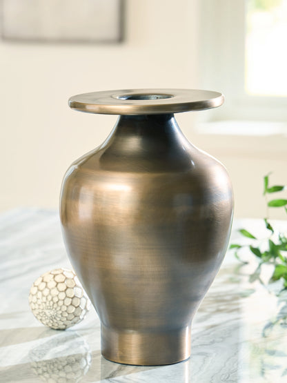 Lakeland Furniture Outlet - Ashley Furniture - Fedorleigh Vase - Vase - A2000894