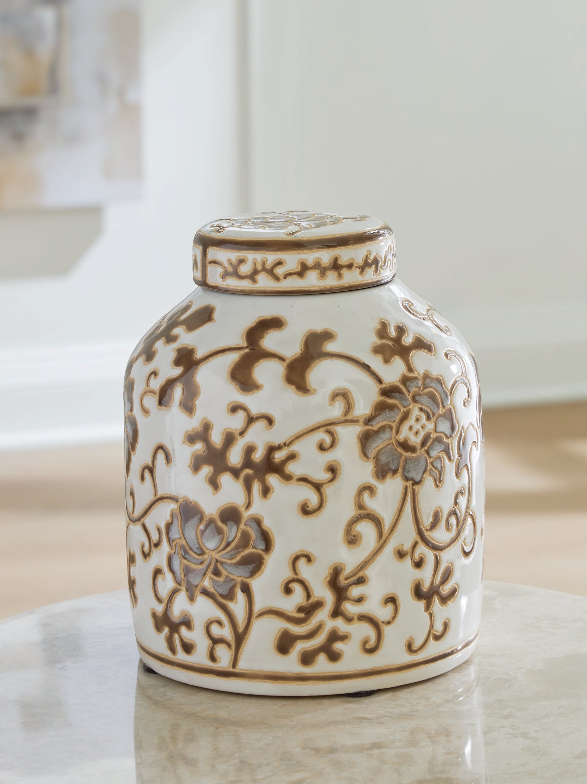 Lakeland Furniture Outlet - Ashley Furniture - Adalham Jar - Jar / Cream/Brown - A2000909