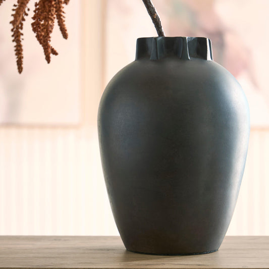 Lakeland Furniture Outlet - Ashley Furniture - Kaslett Vase - Vase - A2000950