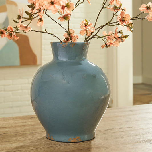 Lakeland Furniture Outlet - Ashley Furniture - Giliburgh Vase - Vase - A2000958