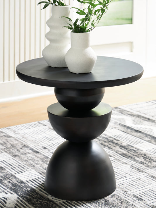 Lakeland Furniture Outlet - Ashley Furniture - Kurtson Accent Table - Accent Table - A4000680