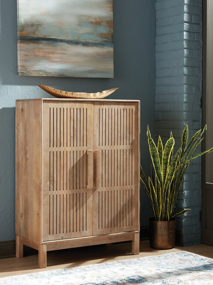 Lakeland Furniture Outlet - Ashley Furniture - Pellamour Bar Cabinet - Bar Cabinet - A4000698