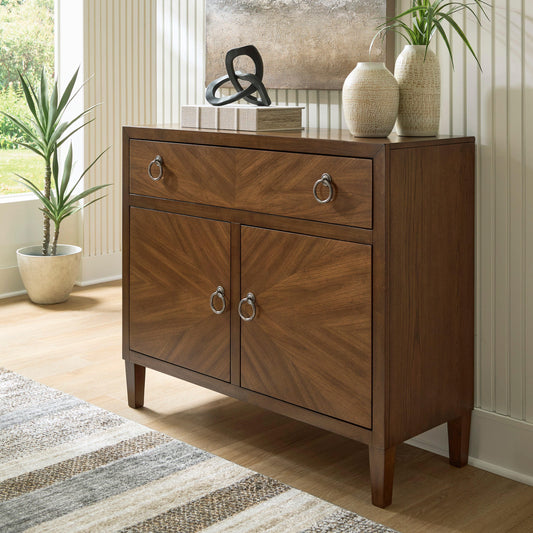 Lakeland Furniture Outlet - Ashley Furniture - Walsgrove Accent Cabinet - Accent Cabinet - A4000739