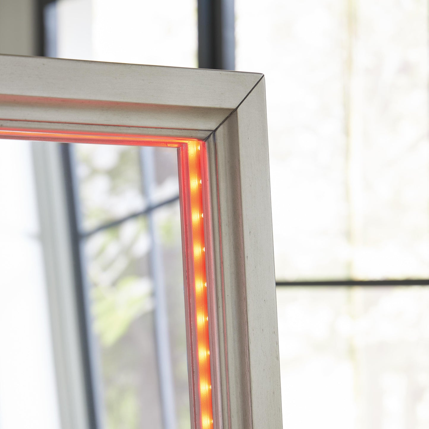 Evesen Mirror