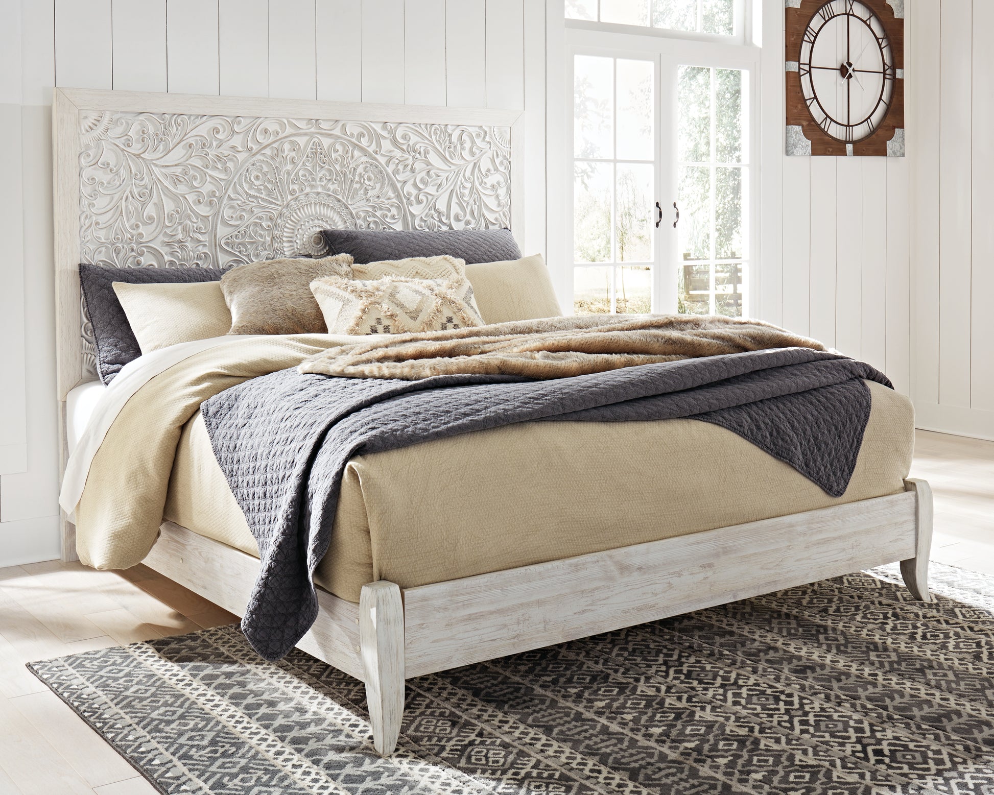 Lakeland Furniture Outlet - Ashley Furniture - Paxberry Bedroom - King Panel Bed / Whitewash - B181B10