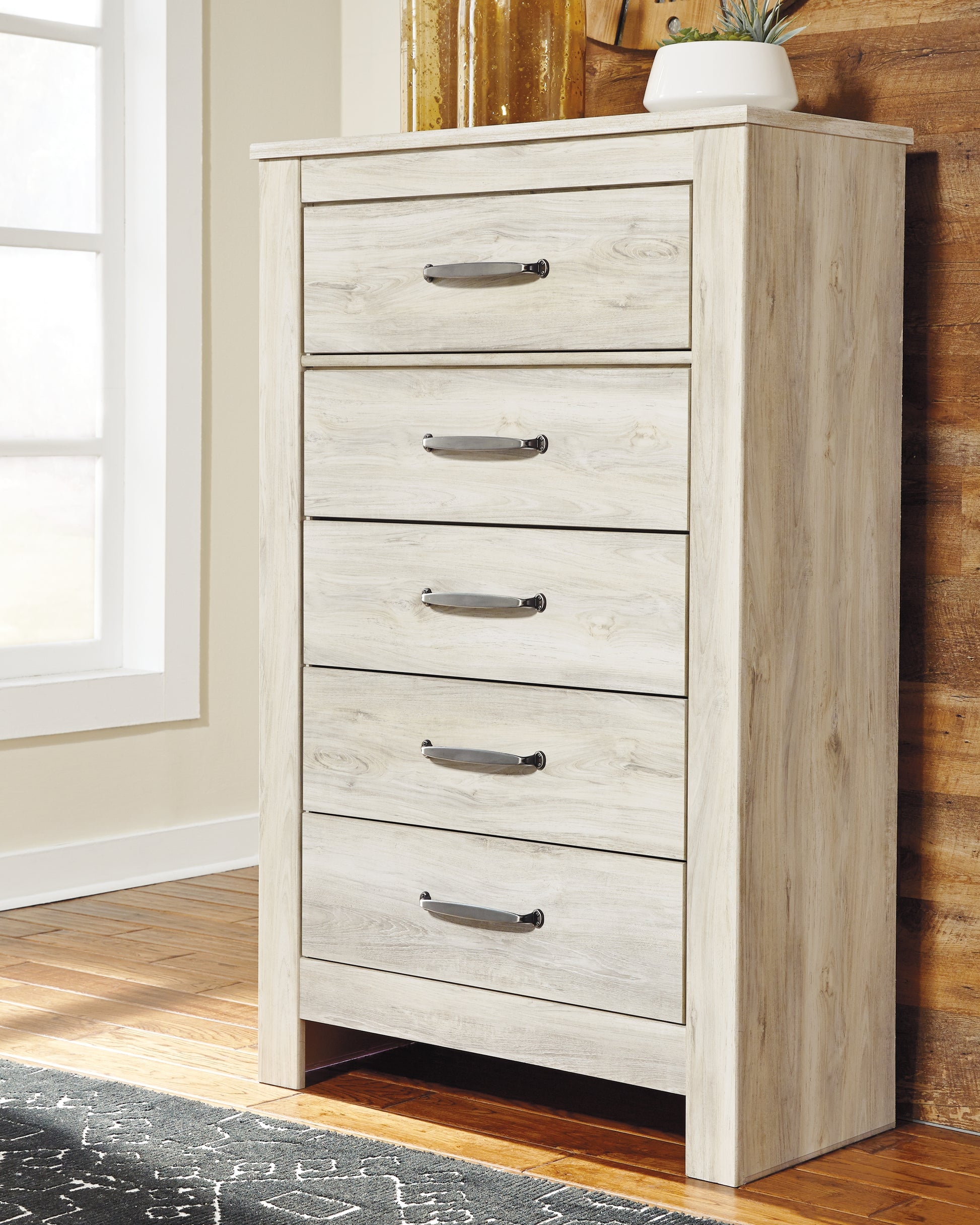 Lakeland Furniture Outlet - Ashley Furniture - Bellaby Bedroom - Five Drawer Chest / Whitewash - B331-46