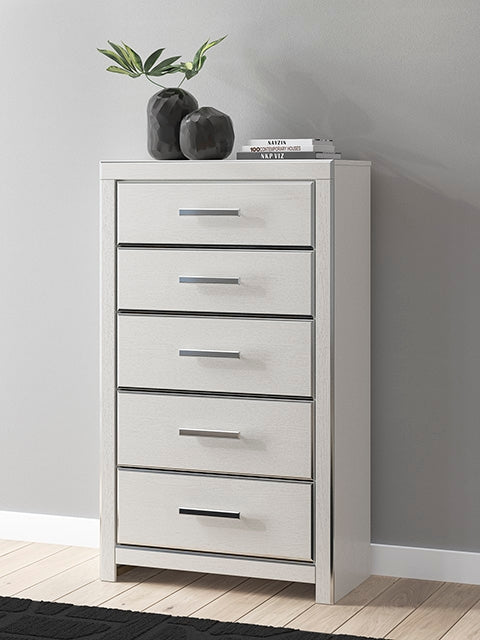 Lakeland Furniture Outlet - Ashley Furniture - Zuraleus Bedroom - Five Drawer Chest / White - PCB3381-46
