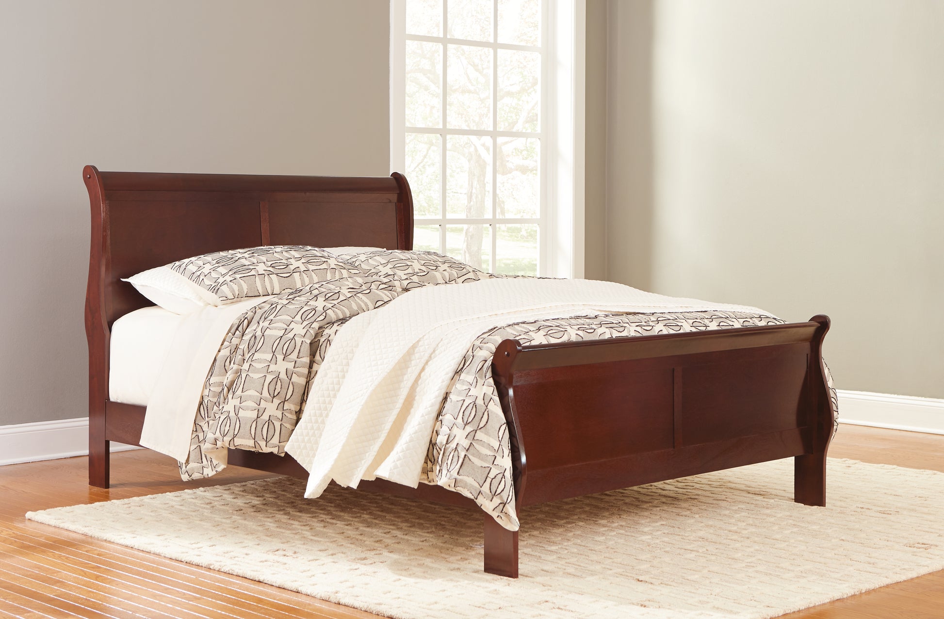 Lakeland Furniture Outlet - Ashley Furniture - Alisdair Bedroom - Queen Sleigh Bed / Reddish Brown - B376B2