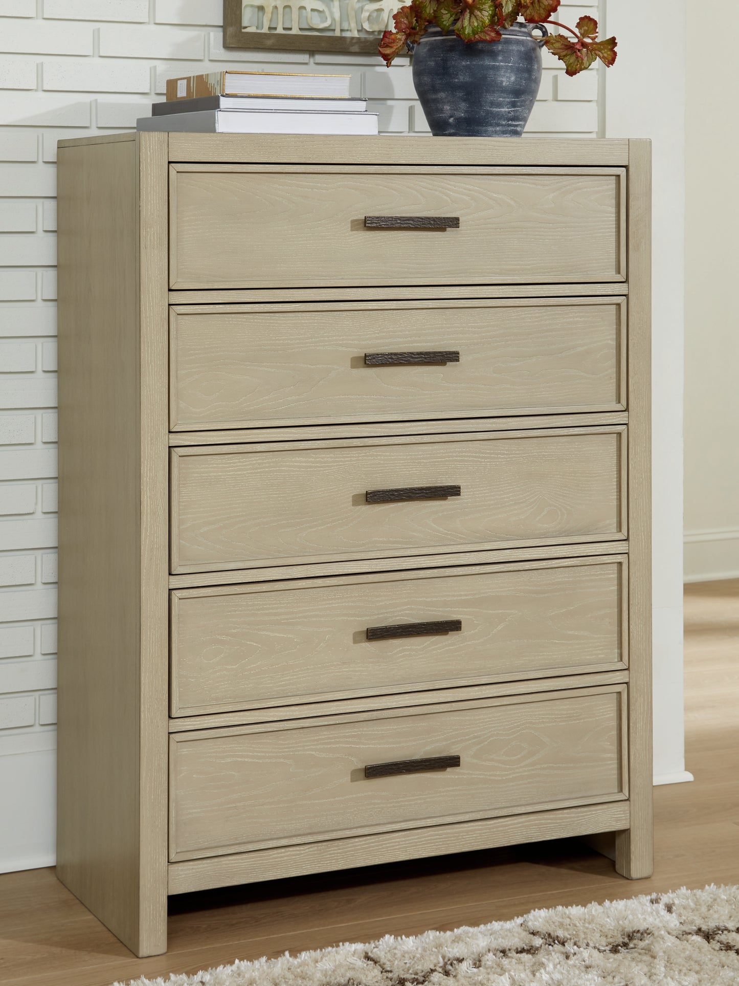 Lakeland Furniture Outlet - Ashley Furniture - Calmoro Bedroom - Five Drawer Chest / Gray - B602-46