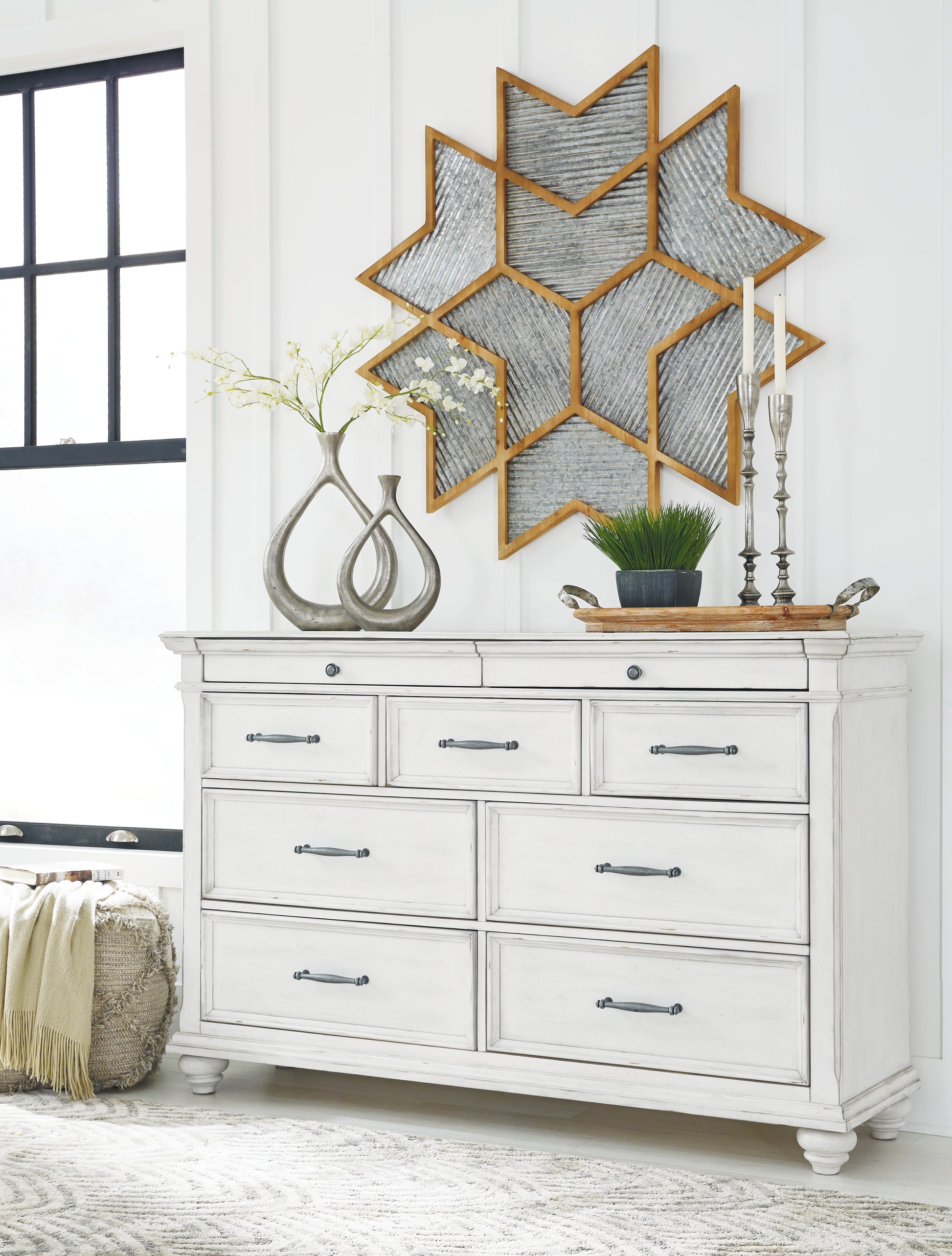 Lakeland Furniture Outlet - Ashley Furniture - Kanwyn Bedroom - Dresser / Whitewash - B777-31