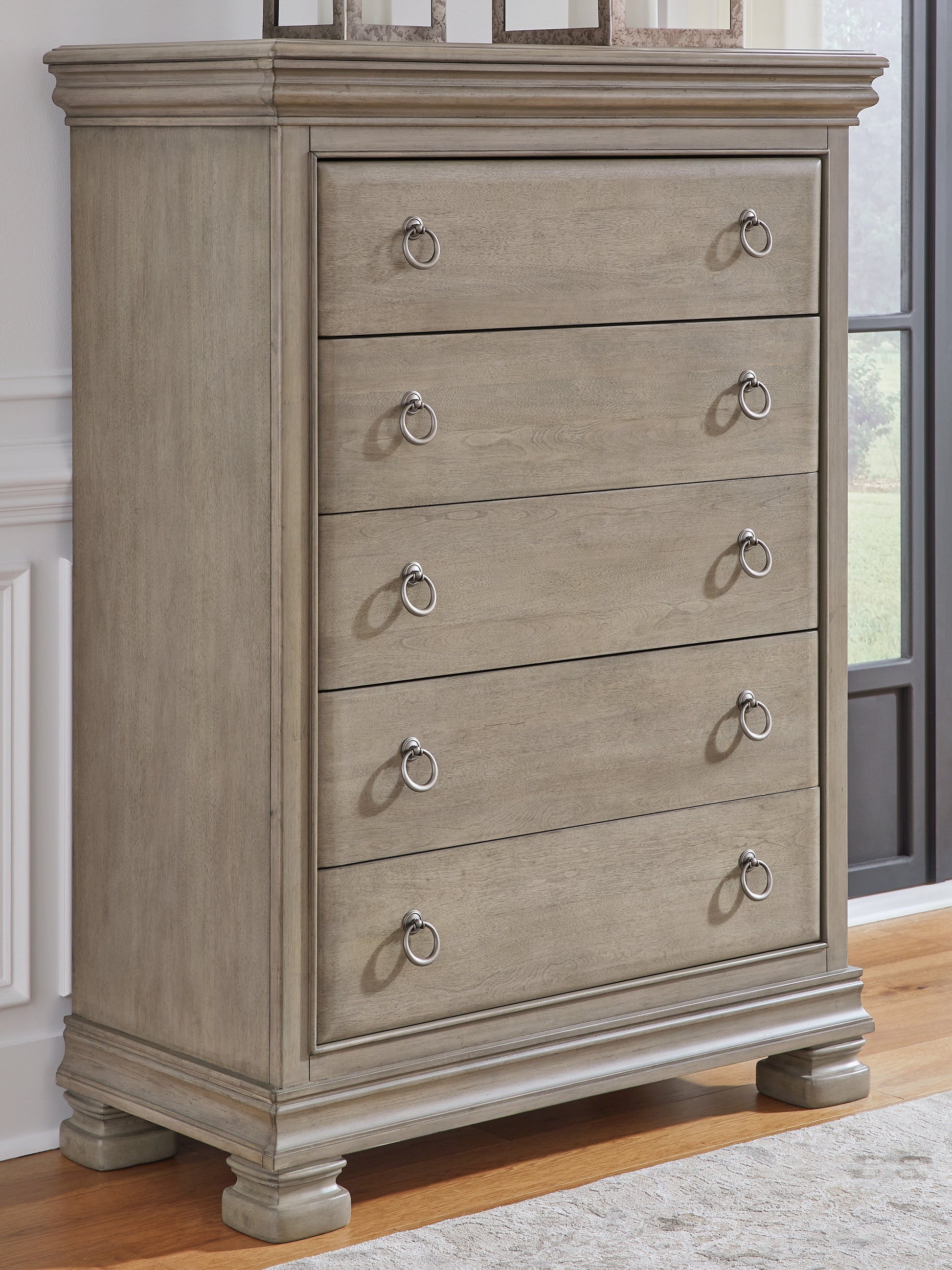 Lakeland Furniture Outlet - Ashley Furniture - Lexorne Bedroom - Five Drawer Chest / Gray - B924-46