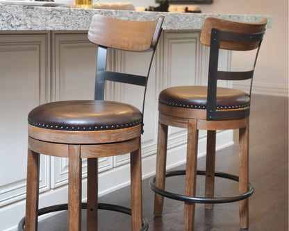 Lakeland Furniture Outlet - Ashley Furniture - Pinnadel Dining Room - Counter Height Bar Stool (Set of 2) / Grayish Brown - D542-124X2