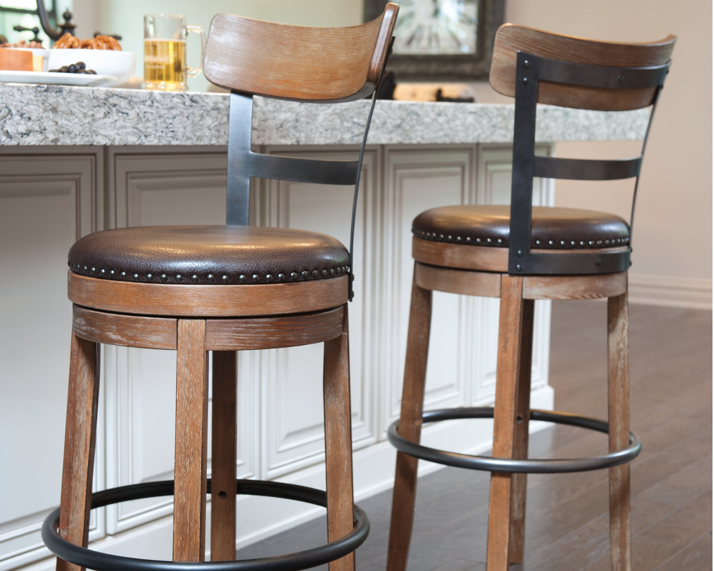 Lakeland Furniture Outlet - Ashley Furniture - Pinnadel Dining Room - Bar Height Bar Stool (Set of 2) / Grayish Brown - D542-130X2