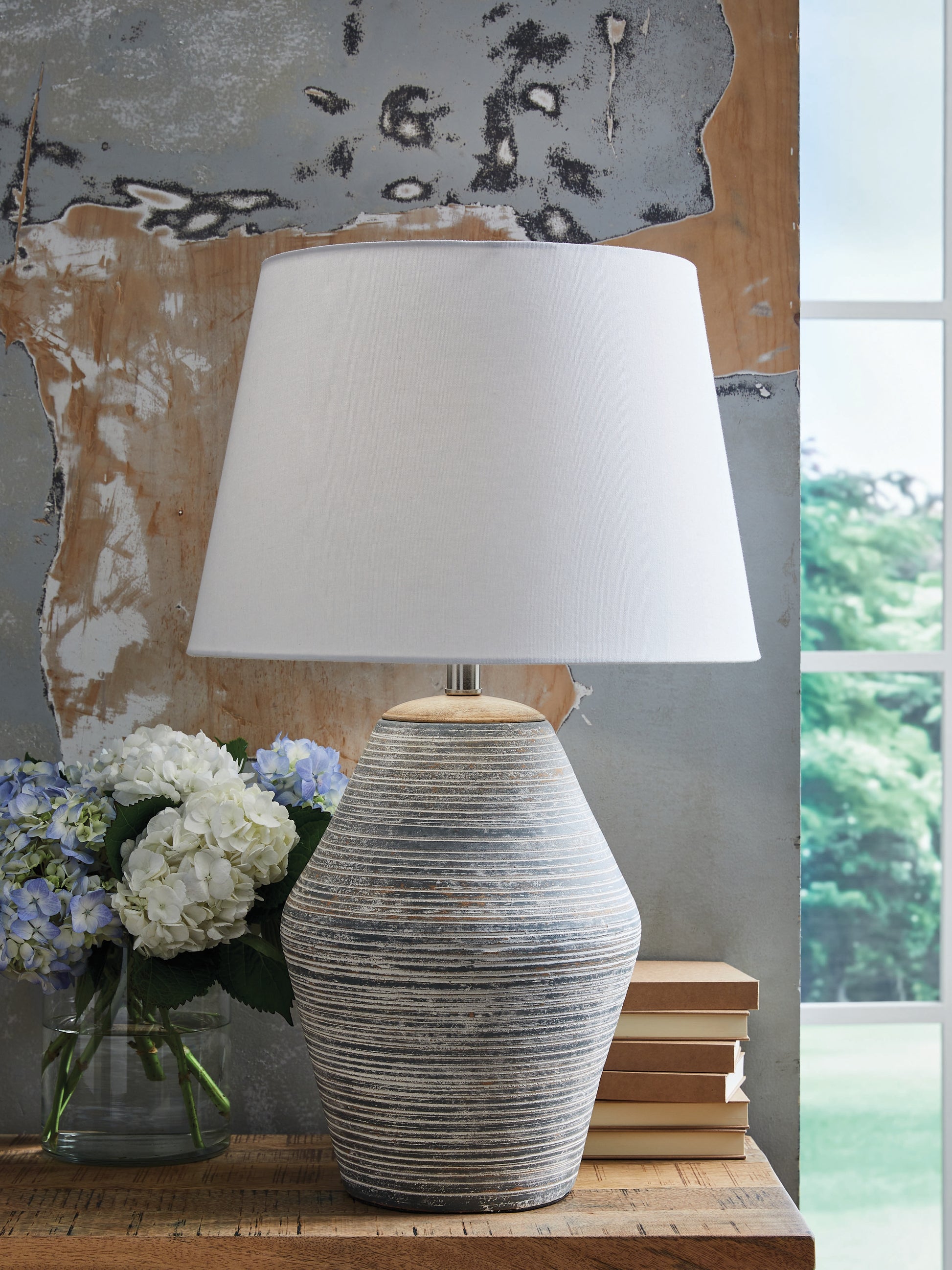 Lakeland Furniture Outlet - Ashley Furniture - Lawrock Lighting - Terracotta Table Lamp (1/CN) - L100834