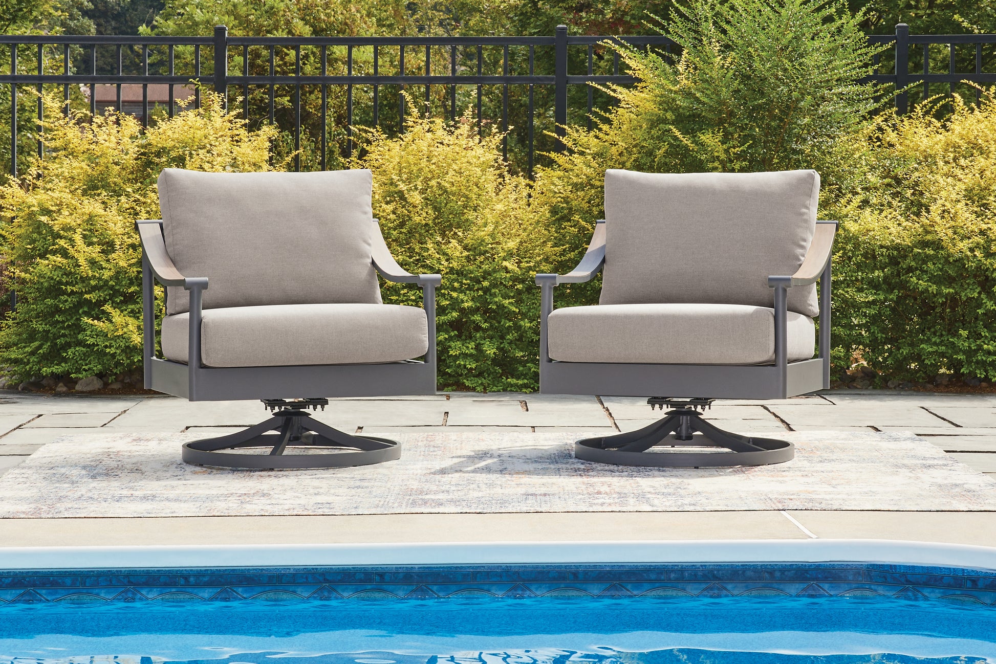 Lakeland Furniture Outlet - Ashley Furniture - Ocean Beach Outdoor - Swivel Lounge w/ Cushion - PCP510-821