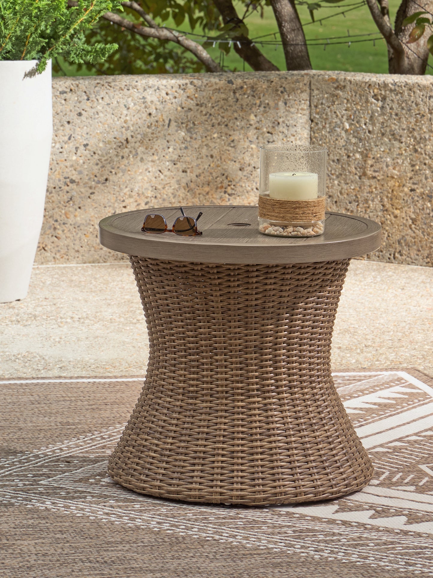 Lakeland Furniture Outlet - Ashley Furniture - Laguna Heights Outdoor - Round End Table w/UMB OPT / Beige - PCP790-706