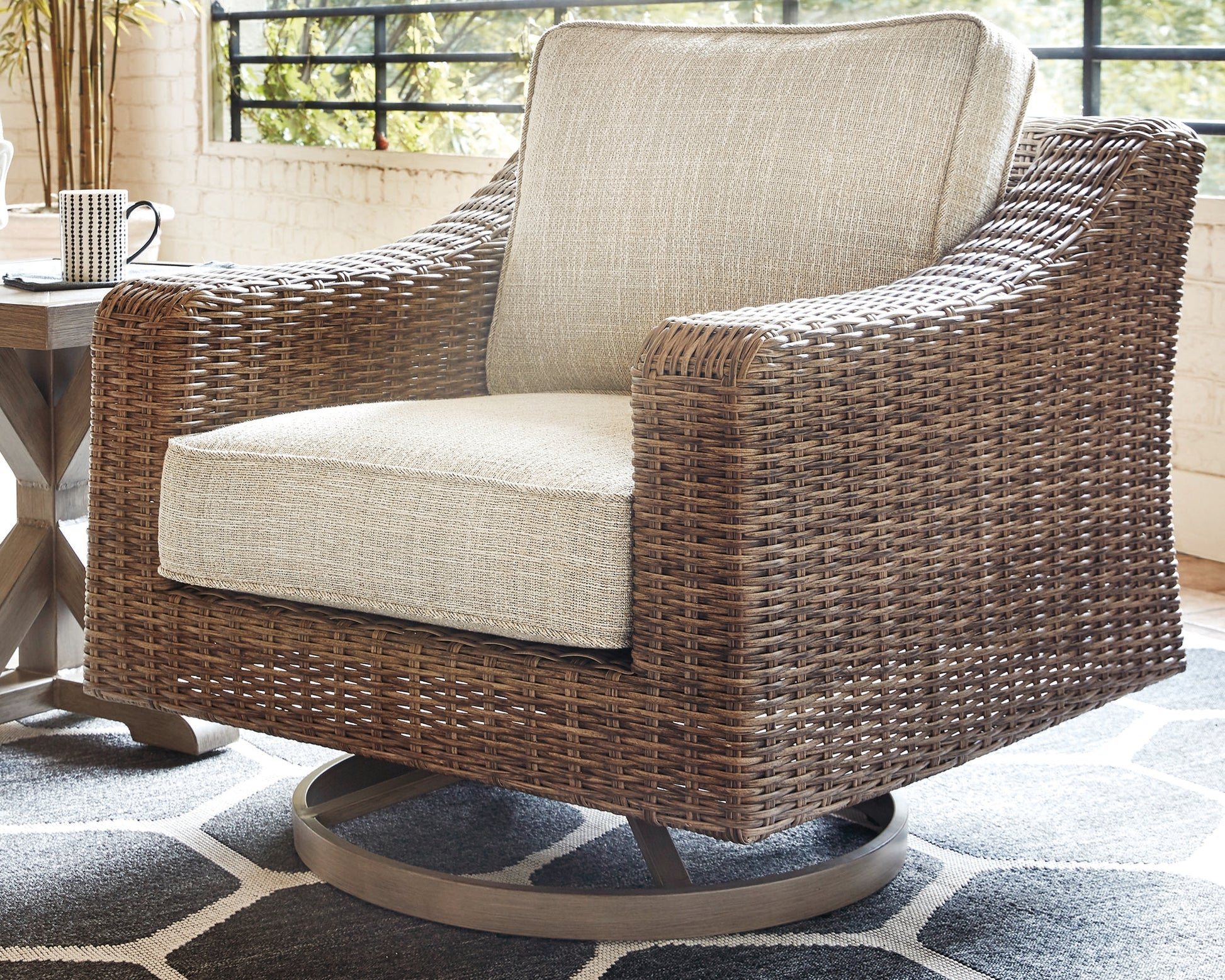 Lakeland Furniture Outlet - Ashley Furniture - Beachcroft Outdoor - Swivel Lounge Chair (1/CN) / Beige - P791-821