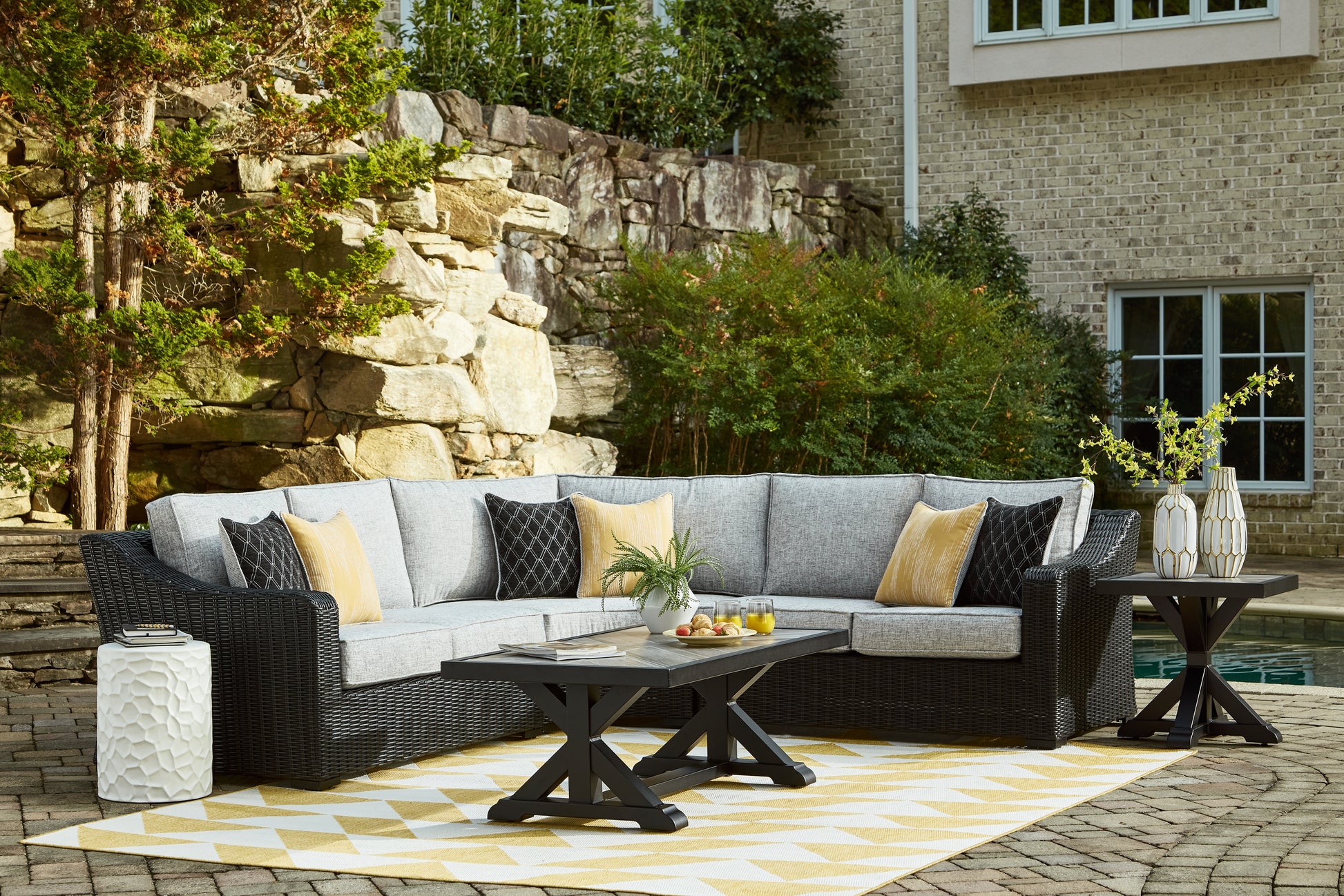 Lakeland Furniture Outlet - Ashley Furniture - Beachcroft Outdoor - 3-Piece Outdoor Sectional / Black/Light Gray - P792P1