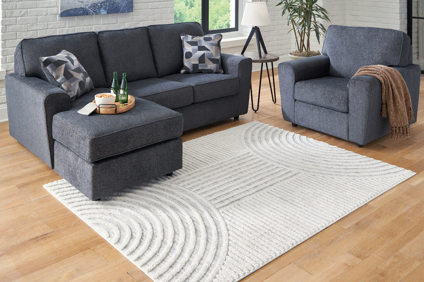 Lakeland Furniture Outlet - Ashley Furniture - Lambworth Rug - 7'10" x 10' Rug / Gray/Cream - R405341