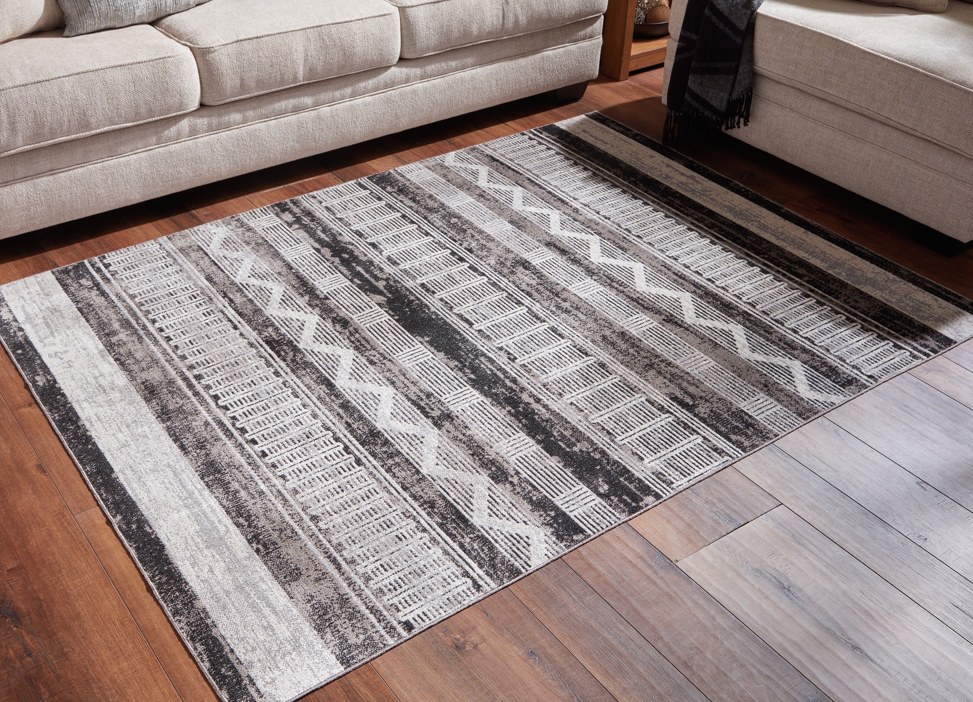 Lakeland Furniture Outlet - Ashley Furniture - Henchester Rug - 8' x 10' Washable Rug / Multi - R405991
