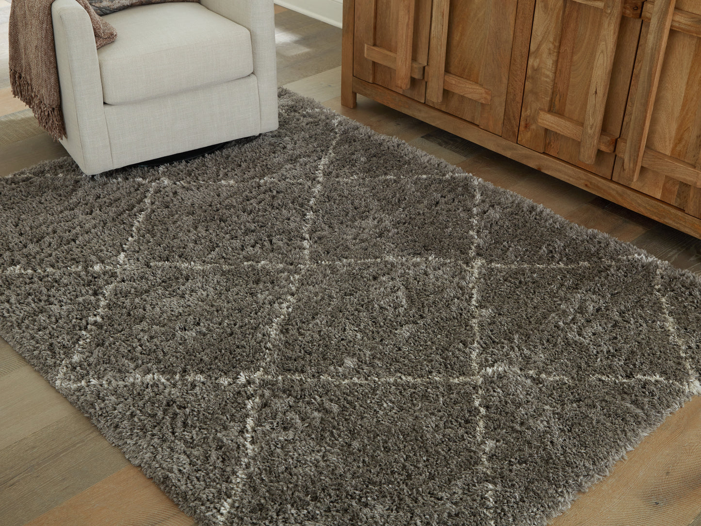 Lakeland Furniture Outlet - Ashley Furniture - Wrenlow Rug - 5' x 7' Rug / Gray/Cream - R407222