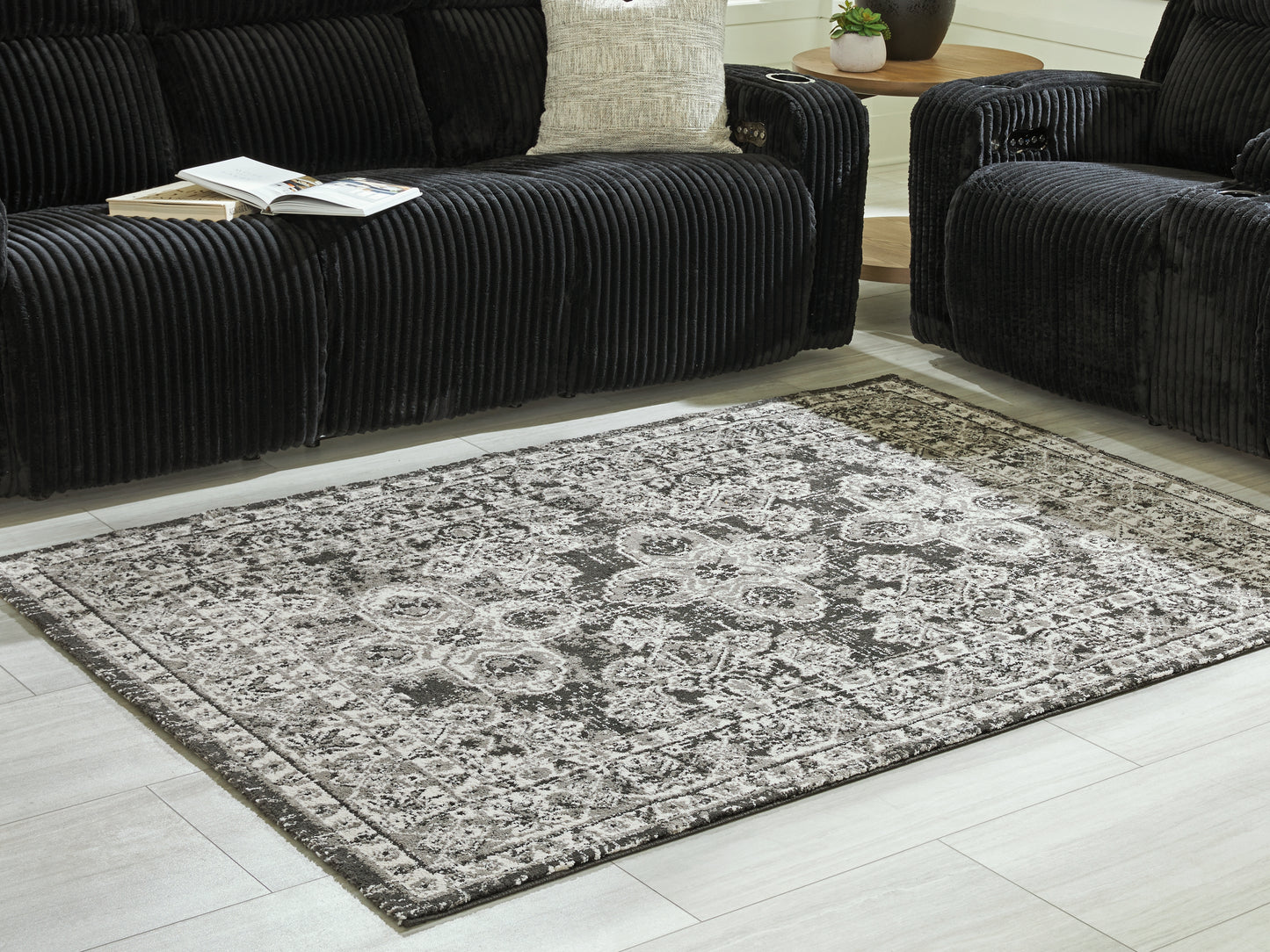Lakeland Furniture Outlet - Ashley Furniture - Glennisman Rug - Medium Rug / Black/Gray/Ivory - R407272