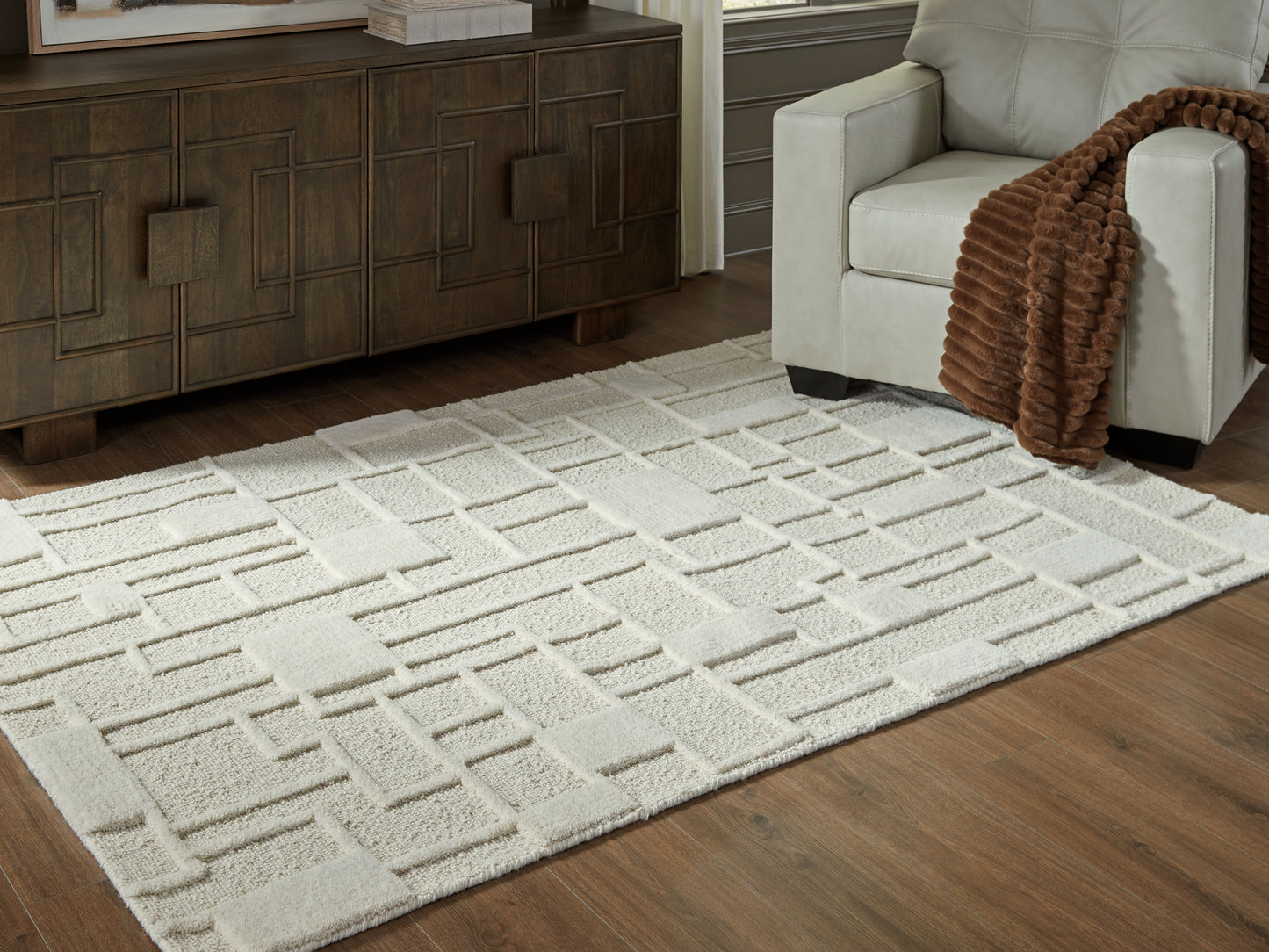 Lakeland Furniture Outlet - Ashley Furniture - Empriss Rug - 5' x 7' Area Rug - R407622