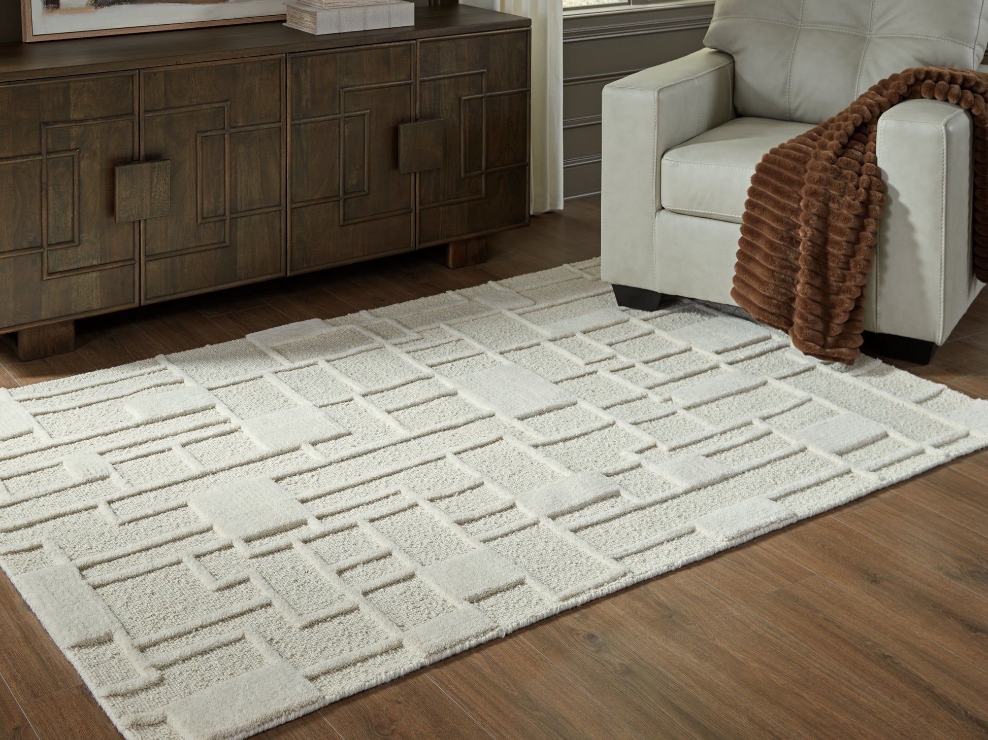 Lakeland Furniture Outlet - Ashley Furniture - Empriss Rug - 5' x 7' Area Rug - R407622