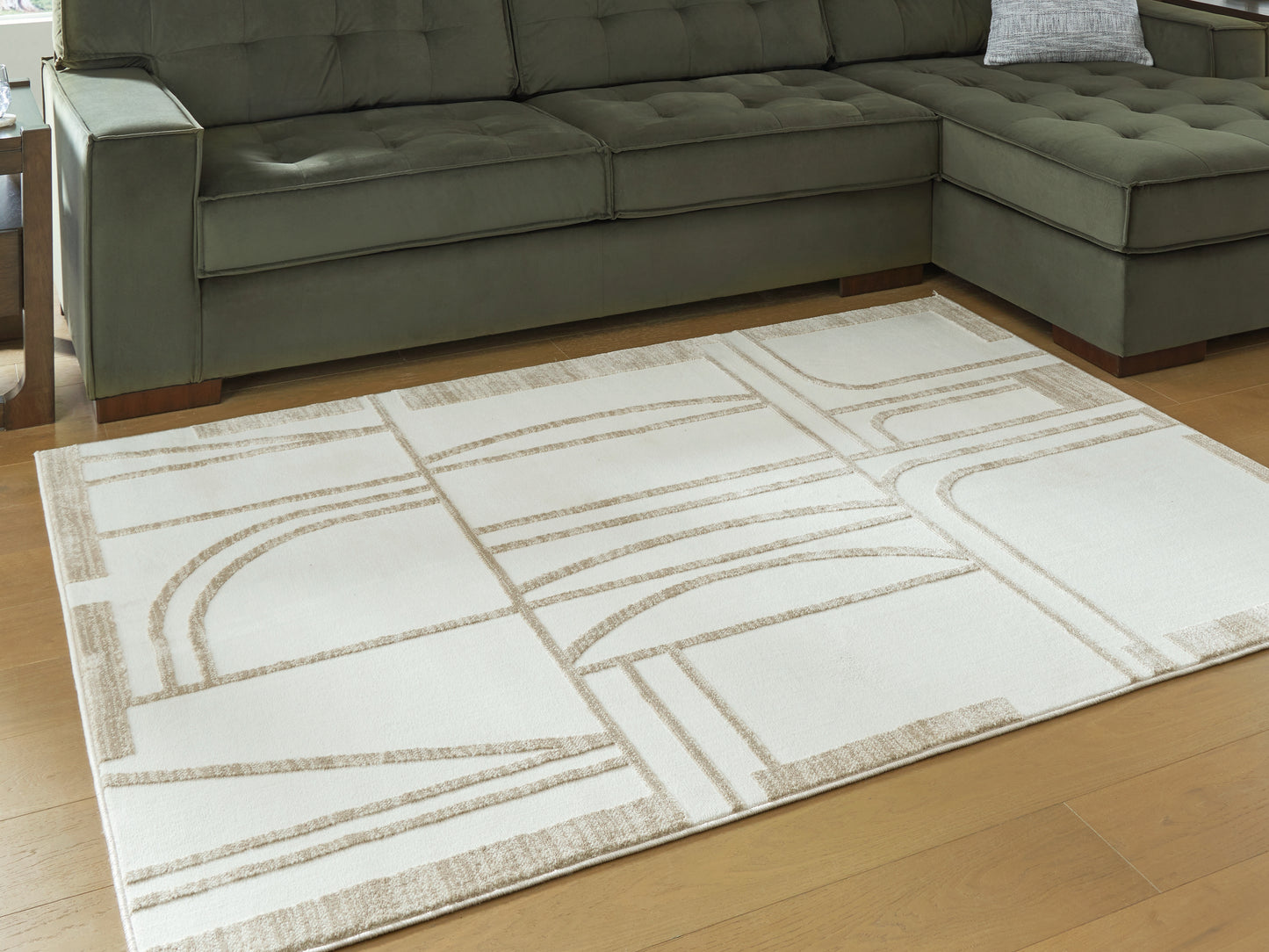 Lakeland Furniture Outlet - Ashley Furniture - Farongrove Rug - 5'3" x 7' Area Rug / Ivory/Beige - R407672