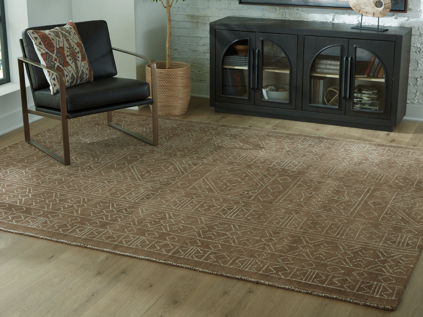 Lakeland Furniture Outlet - Ashley Furniture - Merrittman Rug - 7'8" x 10' Area Rug / Brown/Ivory - R407701