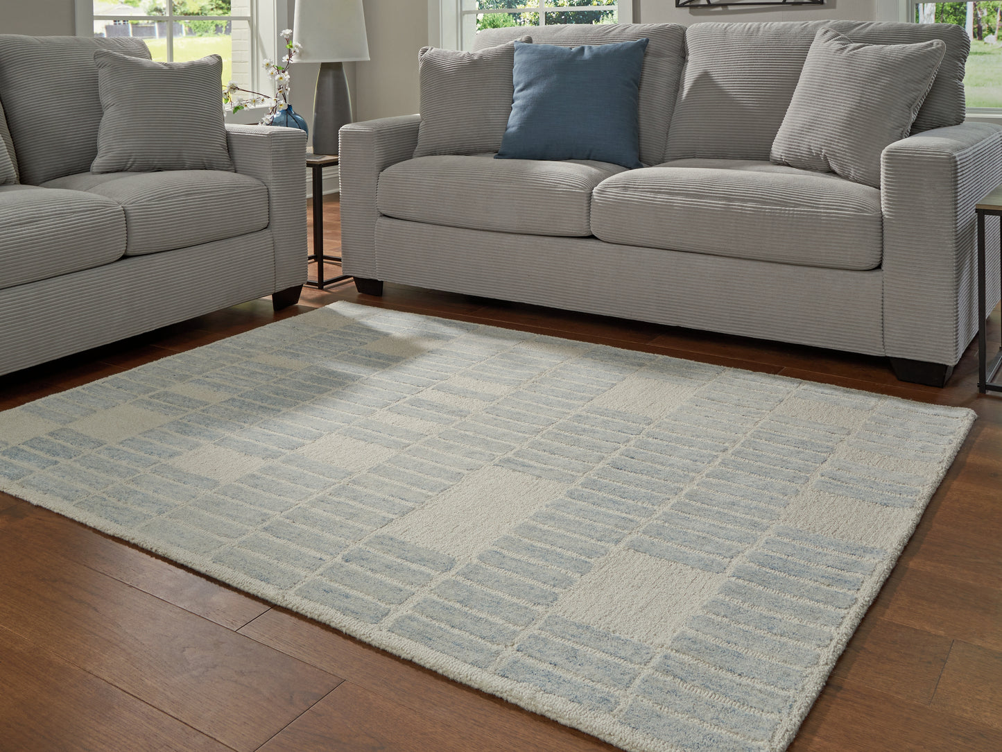 Lakeland Furniture Outlet - Ashley Furniture - Dylanton Rug - 5' x 7' Area Rug / Ivory/Blue - R407812