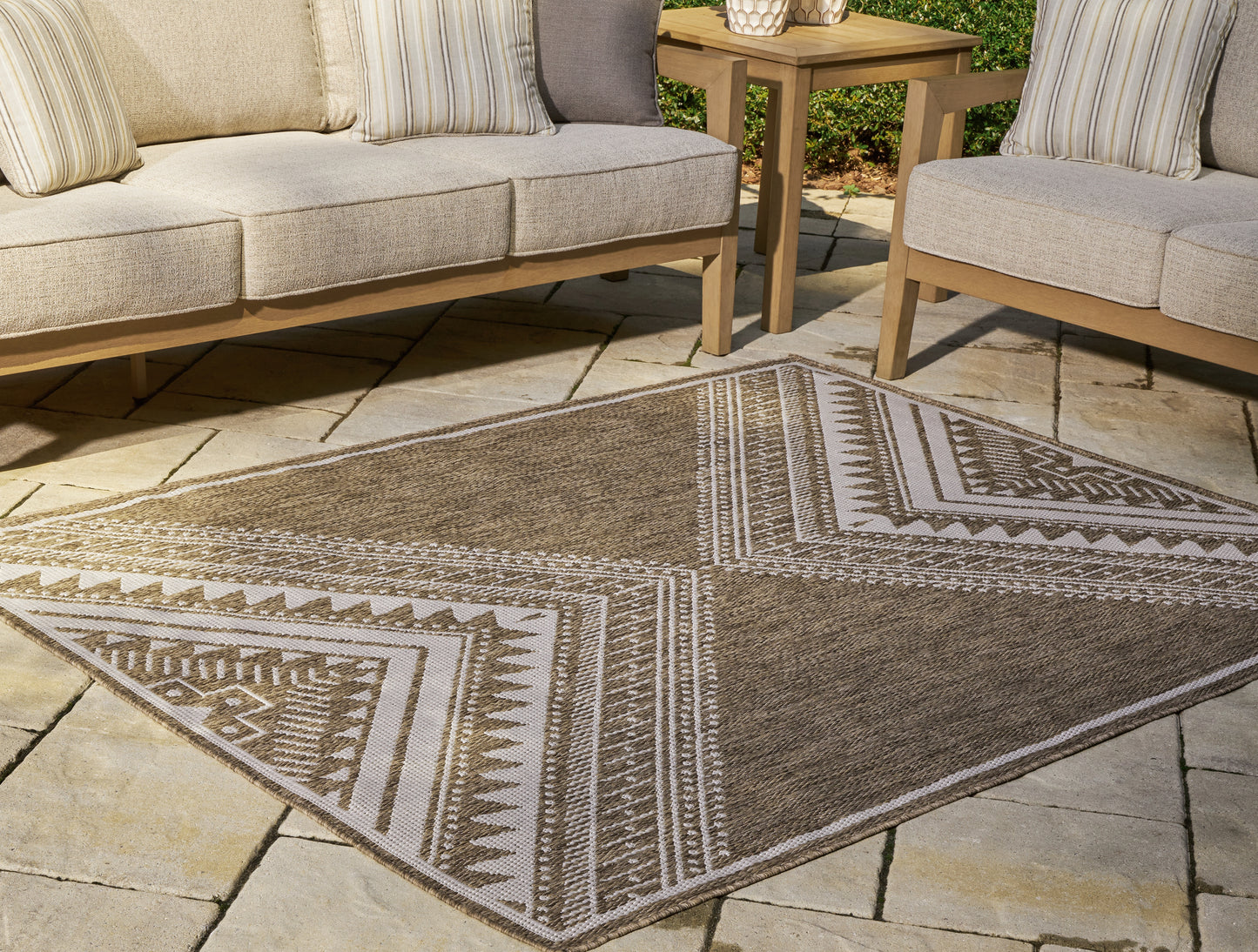 Lakeland Furniture Outlet - Ashley Furniture - Dunsler Rug - 8' x 10' Rug / Brown/Cream - R900011