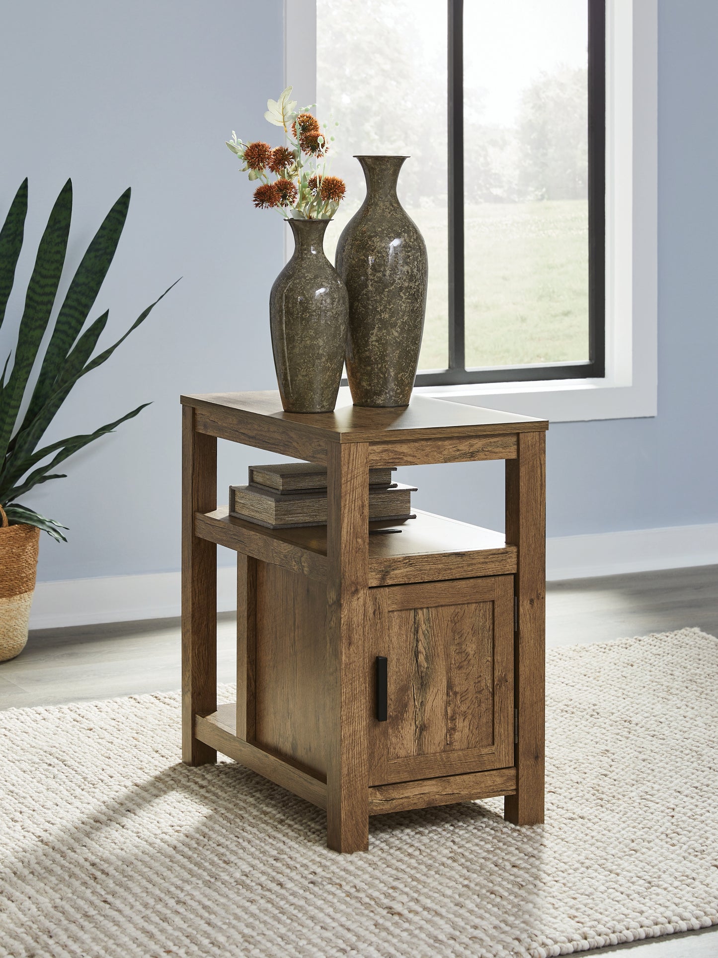 Lakeland Furniture Outlet - Ashley Furniture - Fendenmore Chairside End Table - Chair Side End Table / Brown - T190-117