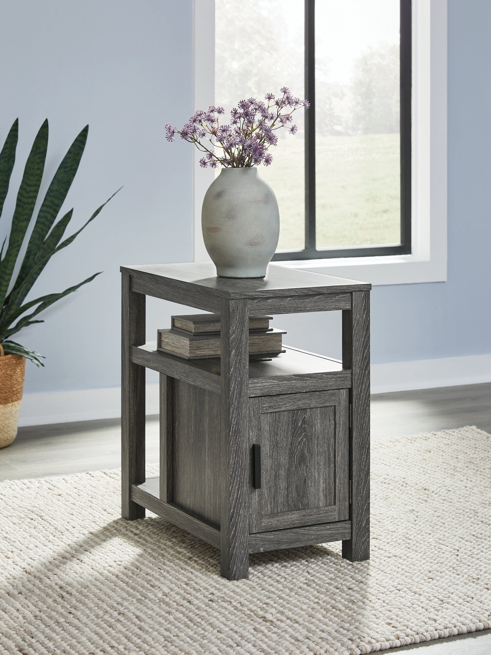 Lakeland Furniture Outlet - Ashley Furniture - Fendenmore Chairside End Table - Chair Side End Table - T190-317
