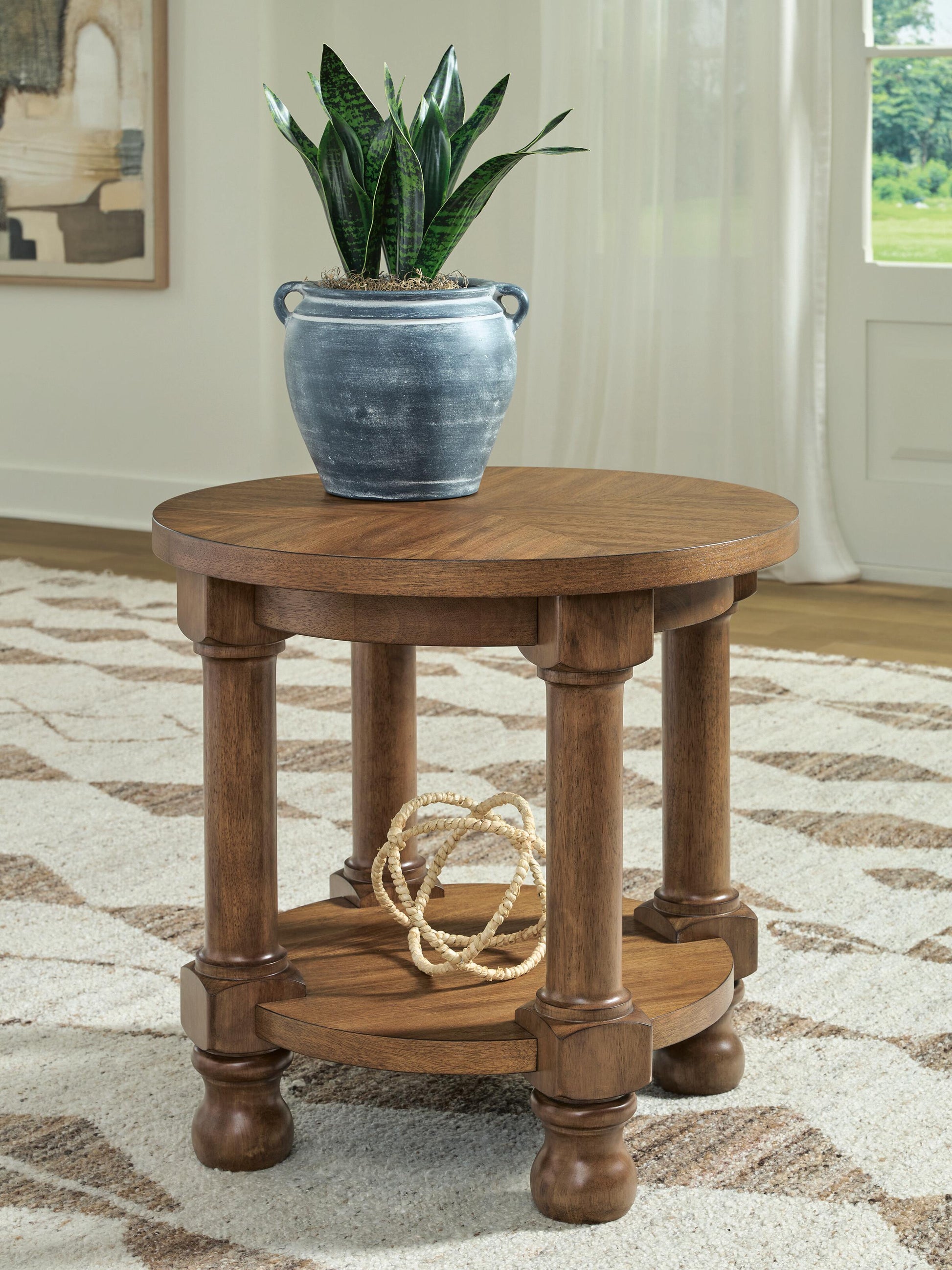 Lakeland Furniture Outlet - Ashley Furniture - Chadworth End Table - Round End Table - T614-6